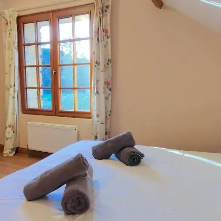 La Maison Au Bord Du