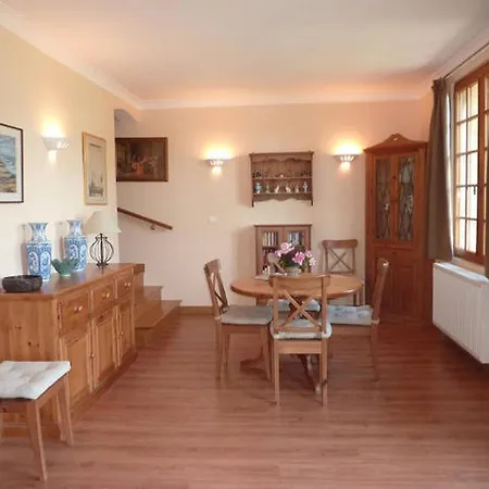 La Maison Au Bord Du *